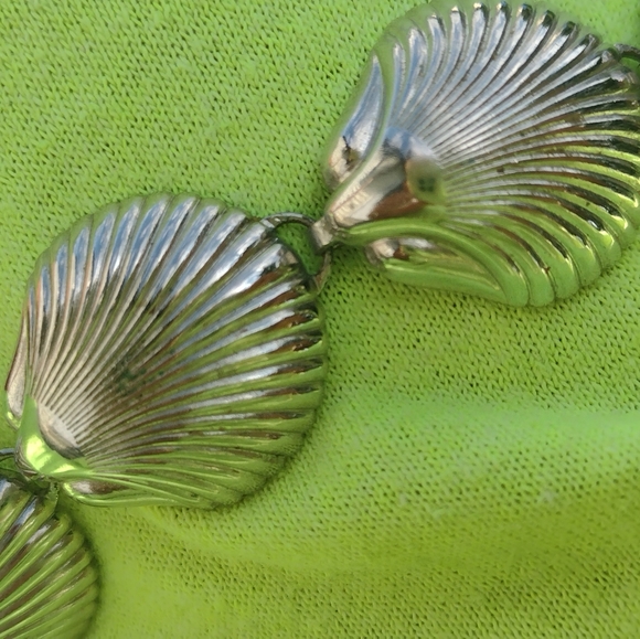 Sea Shell bracelet silvertone about 7.5" Fashion Costume Jewelry - Picture 3 of 6